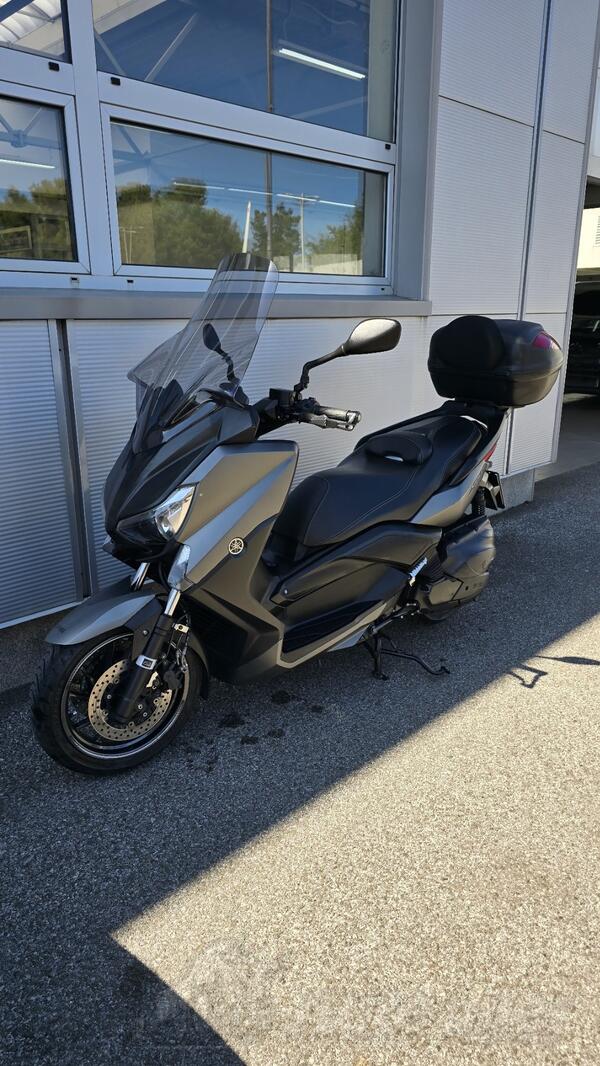 Yamaha - X max