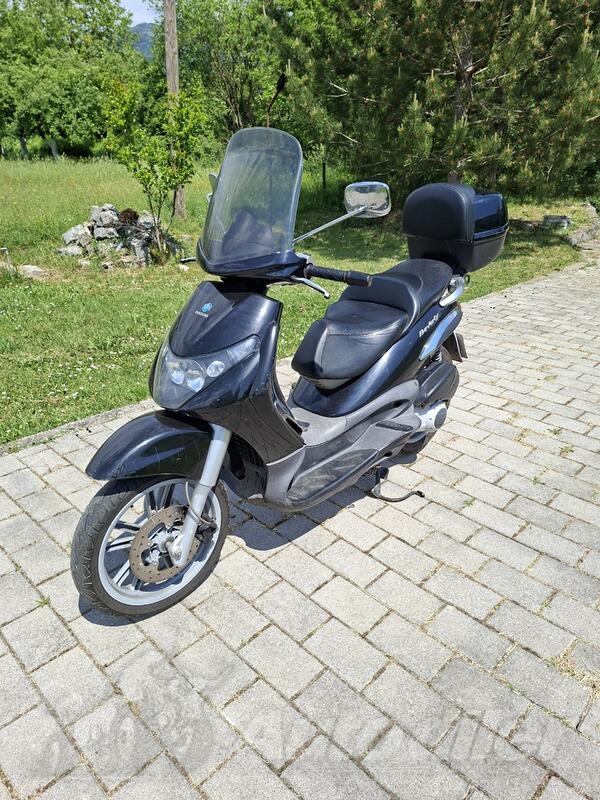 Piaggio - Beverly 250