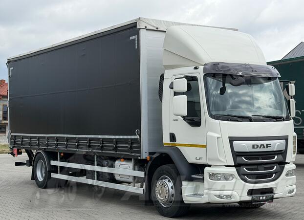 DAF - LF 320 kamion sa kliznom ceradom+rampa / LTK477