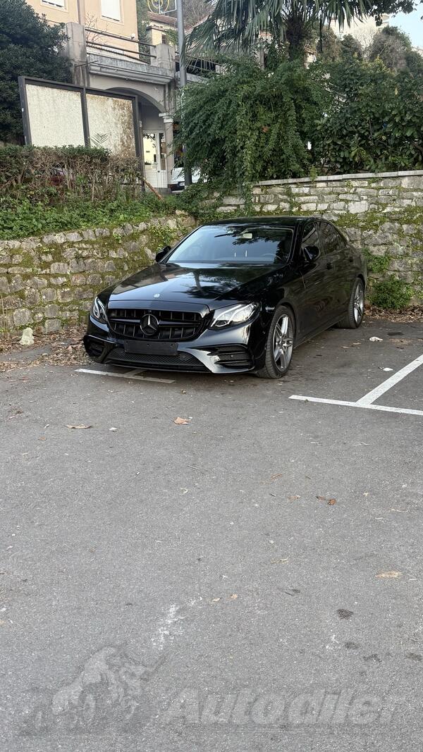 Mercedes Benz - E 220 - 220d