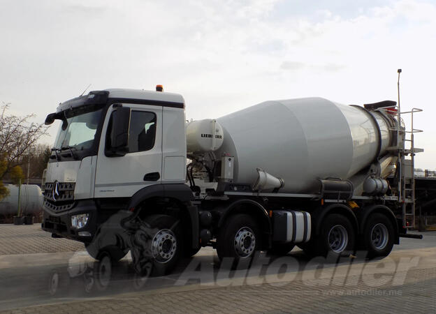 Liebherr - Mercedes-Benz AROCS 3240 kamion mješalica za beton/ LTK483
