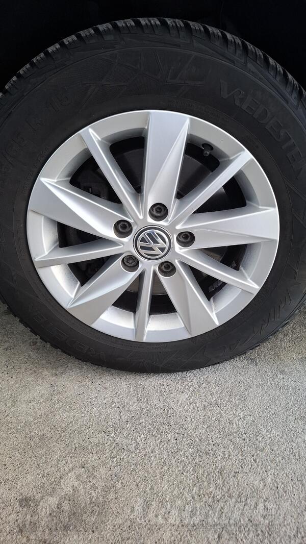 Fabričke felne i univerzalna gume