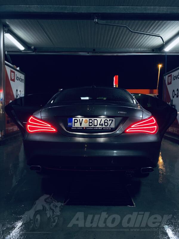 Mercedes Benz - CLA 180 - 1.6
