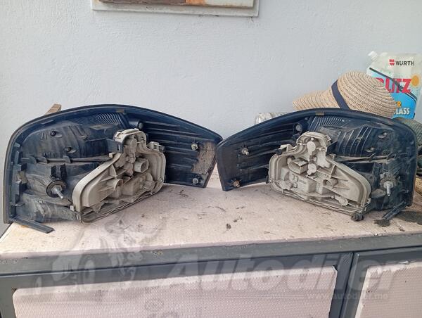 Oba stop svjetla za Audi - A3    - 2004