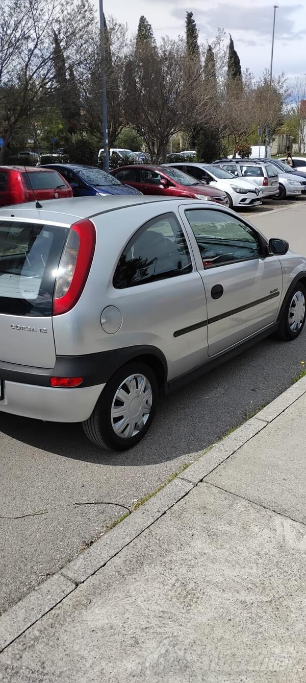 Opel - Corsa - 1.2 benzin