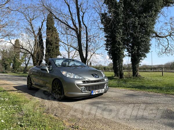 Peugeot - 207 - 1.6 THP