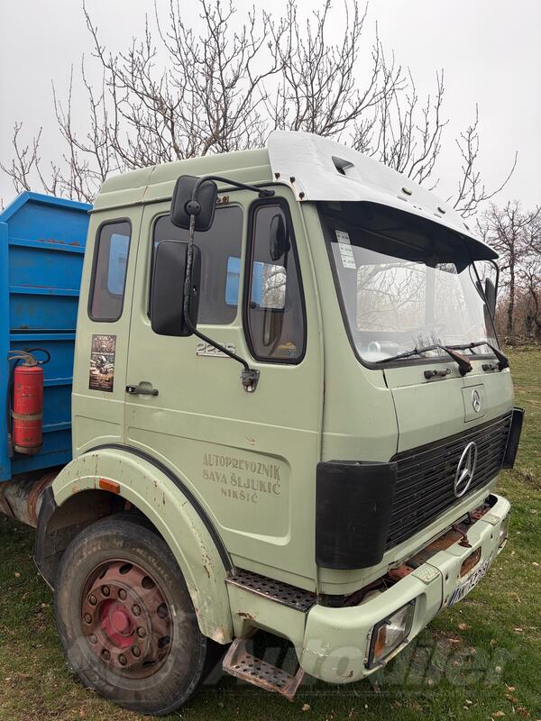 Mercedes Benz - 2226