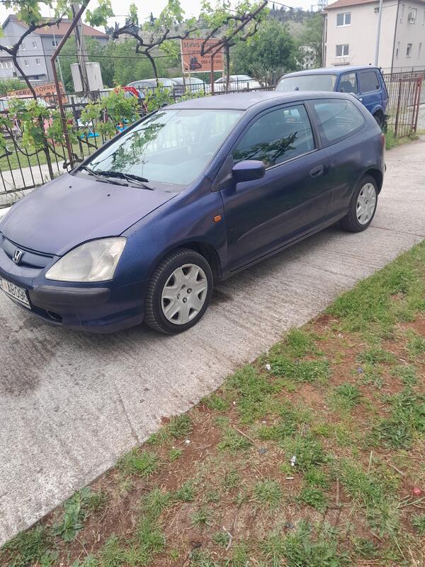 Honda - Civic - 1.4 i