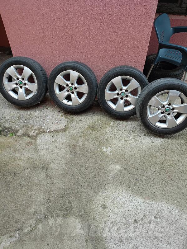 Fabričke felne i Danlop gume