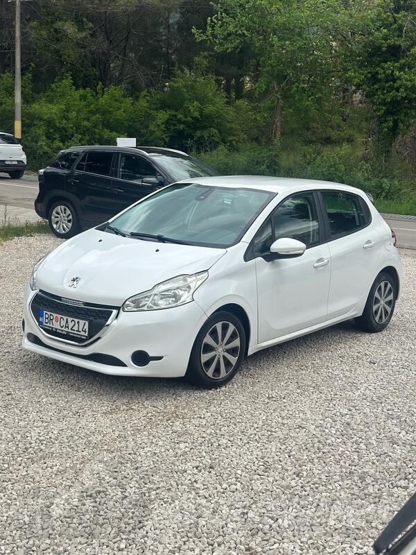 Peugeot - 208 - 1.4hdi 50kw AUTOMaTIK