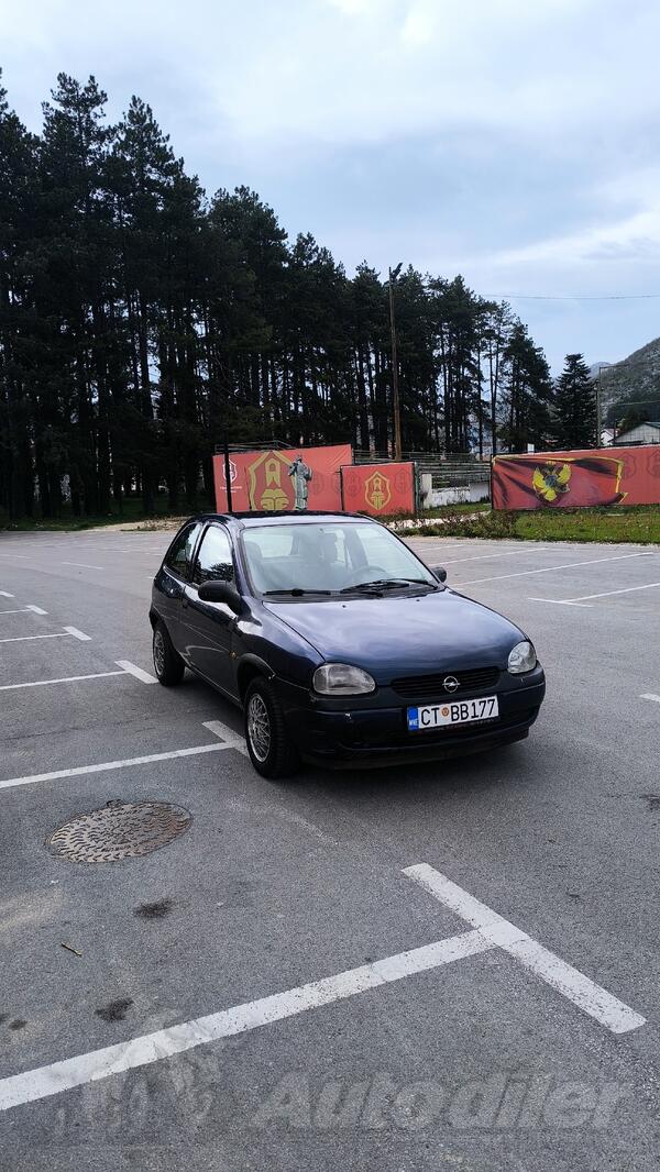 Opel - Corsa - 1.0