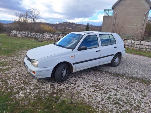 Volkswagen - Golf 3 - golf 3 1.6benzin