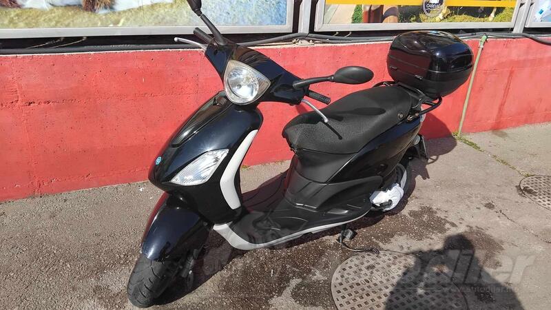 Piaggio - FLY