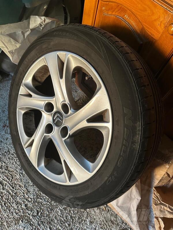 Fabričke felne i Univerzalna gume