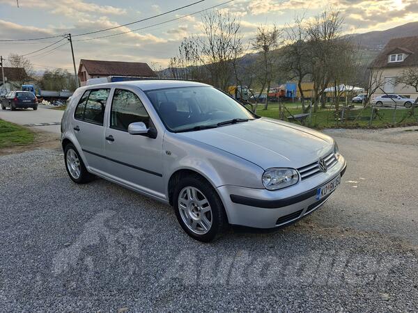 Volkswagen - Golf 4 - 1.4 16 v