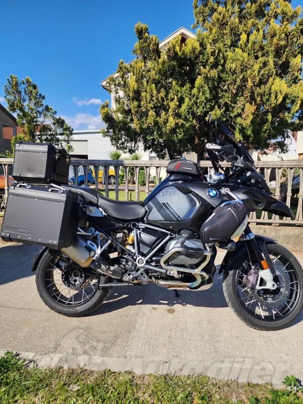 BMW - GS 1250 TRIPLE BLACK ADV