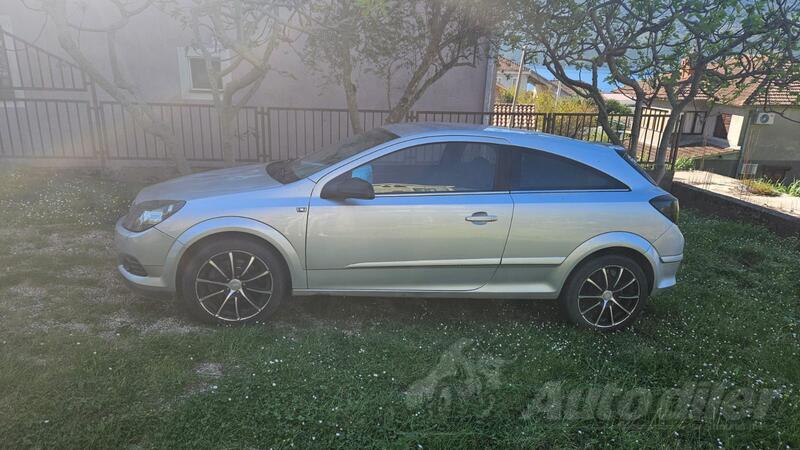 Opel - Astra - 1.9 GTC