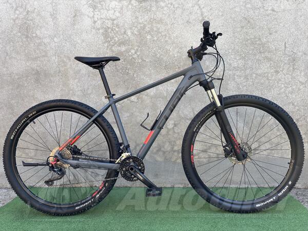 Cube - 29” XT Attention