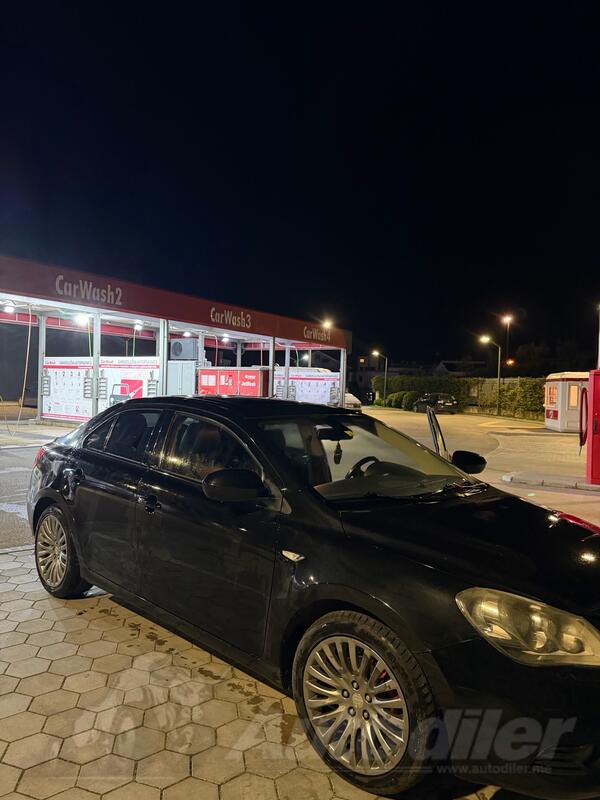Suzuki - Kizashi - 2.4 benzin