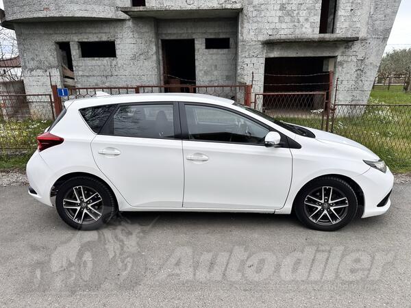 Toyota - Auris - 1.4 dizel