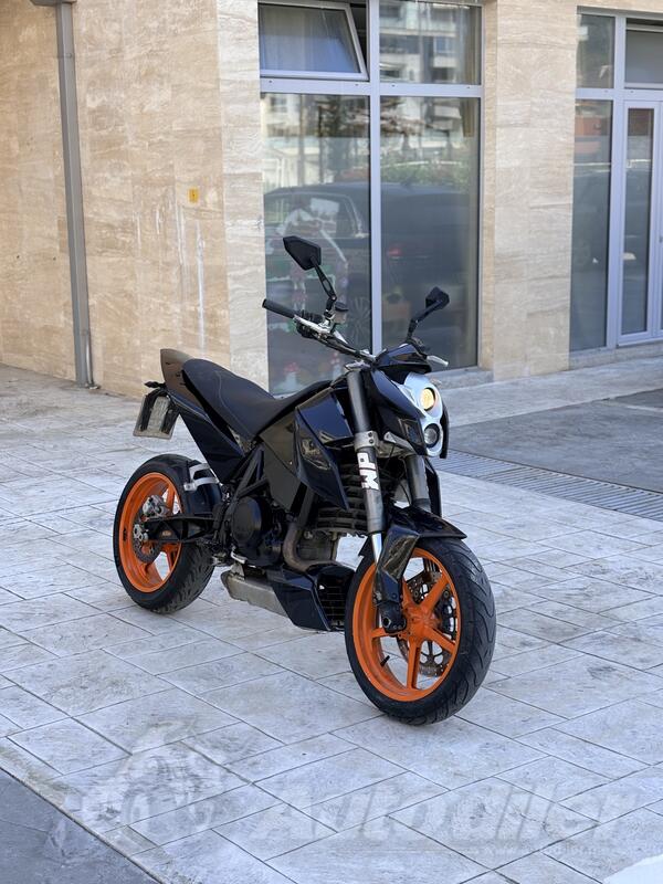 KTM - DUKE R