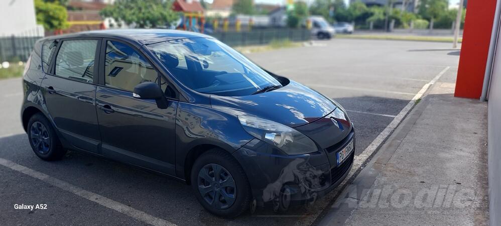 Renault - Scenic - 1.5 dci