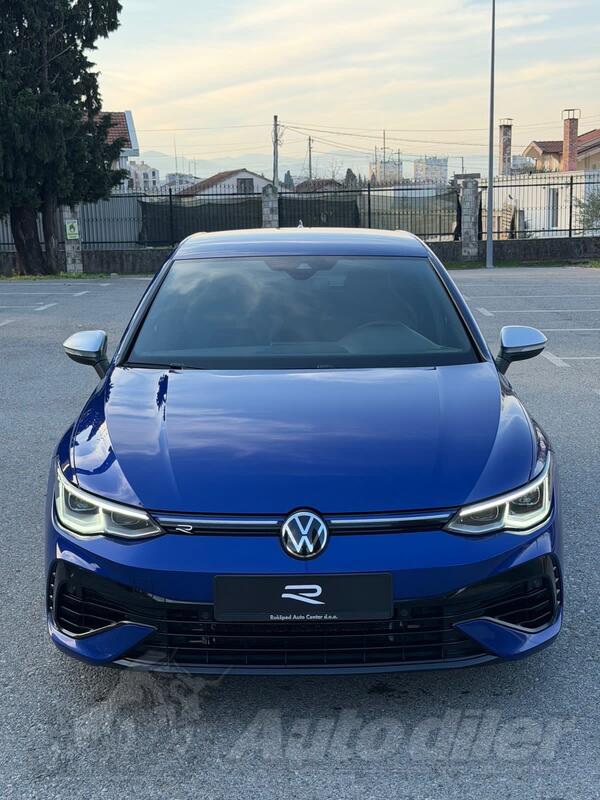 Volkswagen - Golf 8 - R