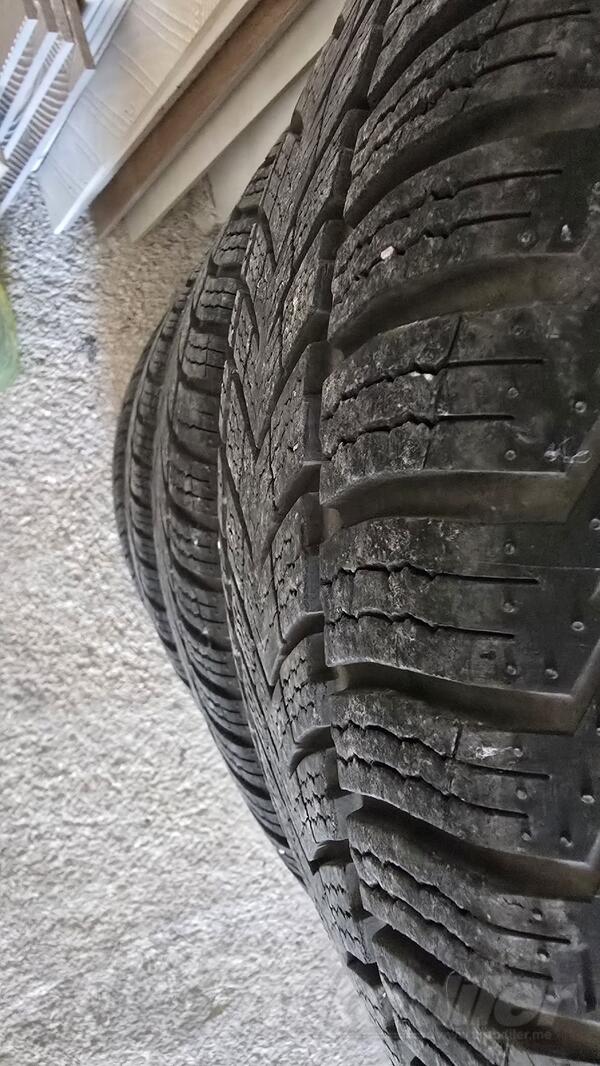 Fabričke rims and Zimska tires