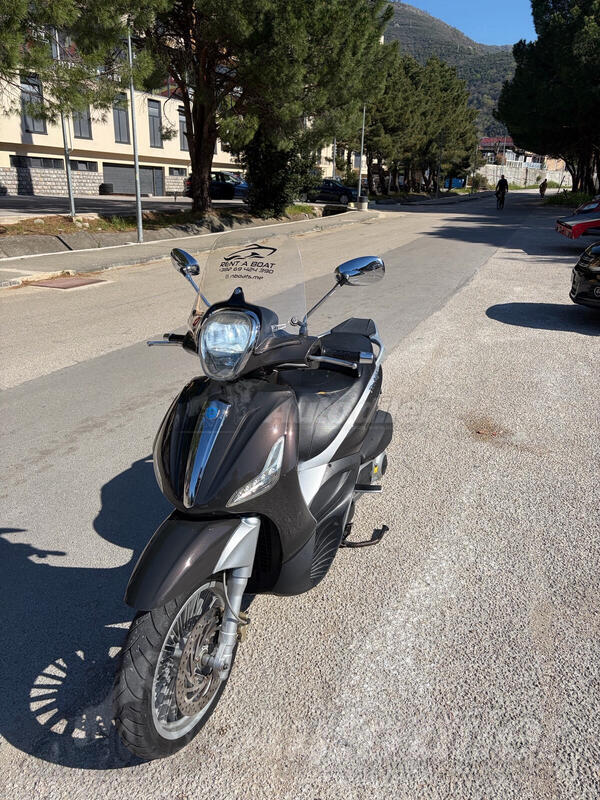 Piaggio - Beverly 300