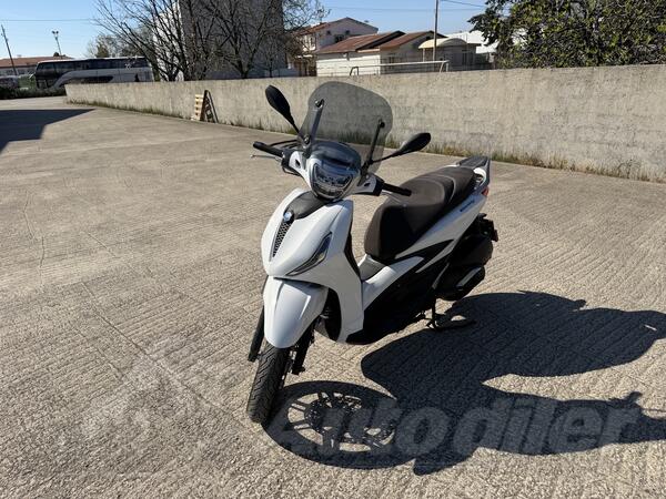 Piaggio - BEVERLY 300 HPE