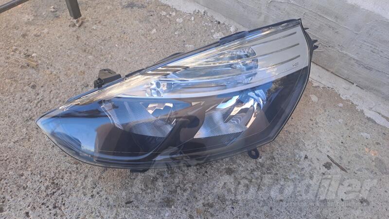 Oba fara za Renault - Clio    - 2015