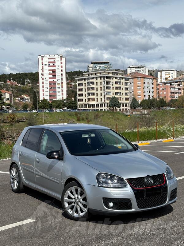 Volkswagen - Golf 5 - 2.0