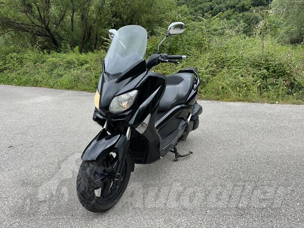 Yamaha - X-Max