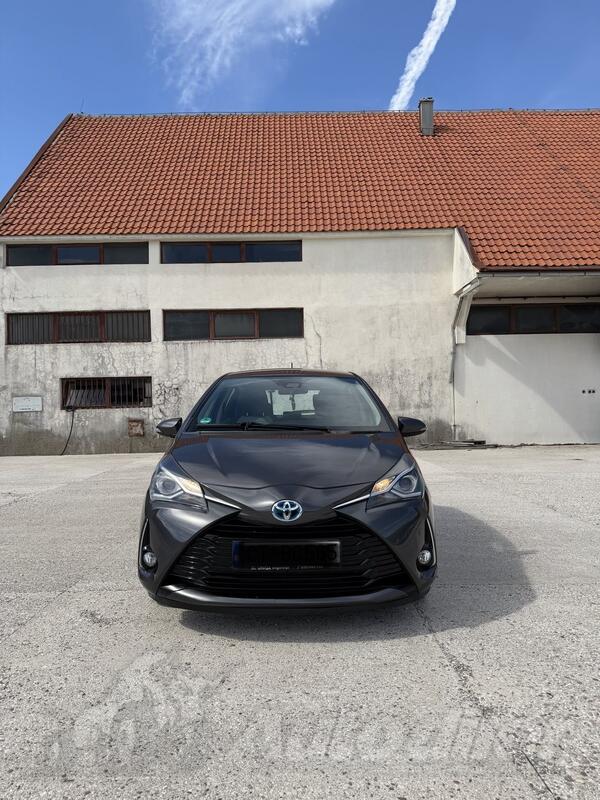 Toyota - Yaris - 1.5 HYBRID-AUTOMATIK
