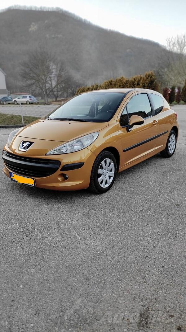 Peugeot - 207 - 207 Trendy 1.4E