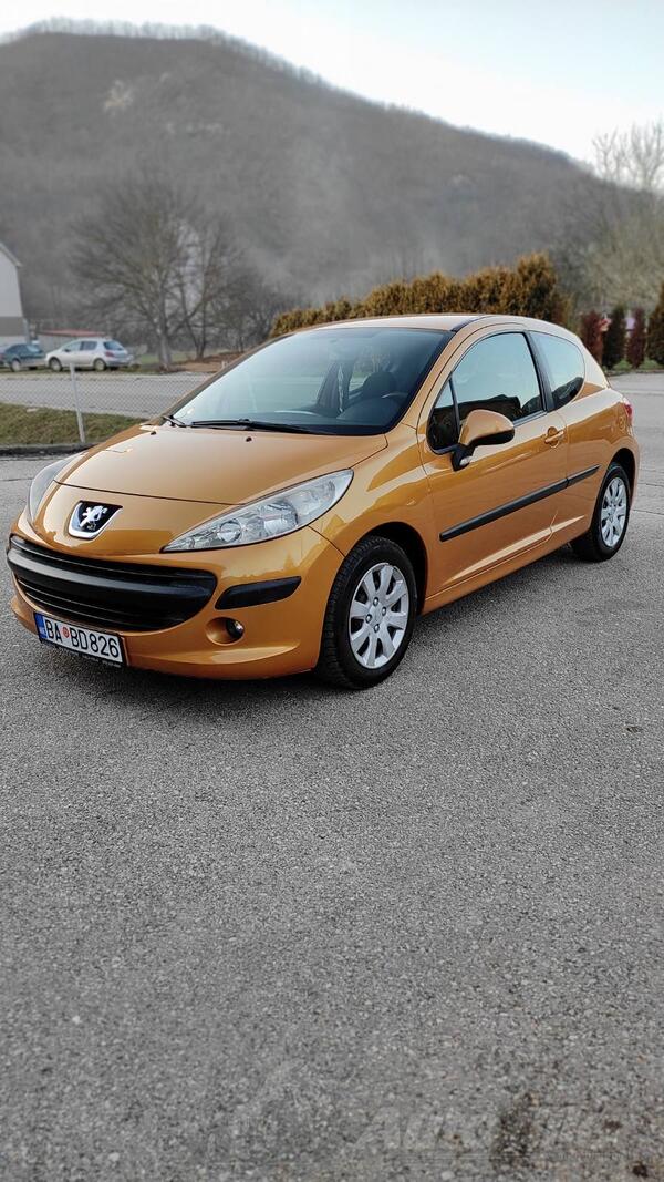 Peugeot - 207 - 207 Trendy 1.4E