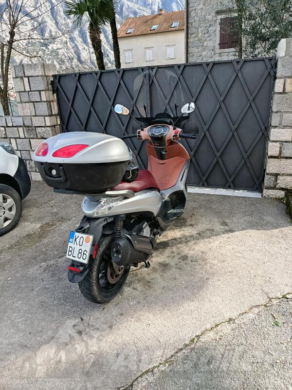 Piaggio - Beverly 350 spot