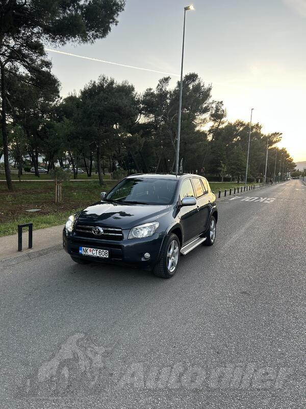 Toyota - RAV 4 - 2.2D-CAT