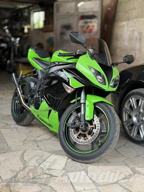Kawasaki - zx6r