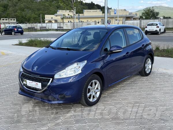 Peugeot - 208 - 1.0 i
