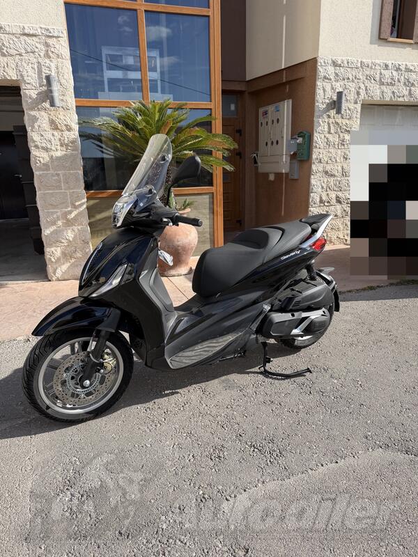 Piaggio - Beverly 400