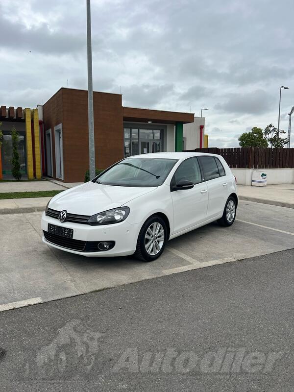 Volkswagen - Golf 6 - 1.6 TDI DSG STYLE