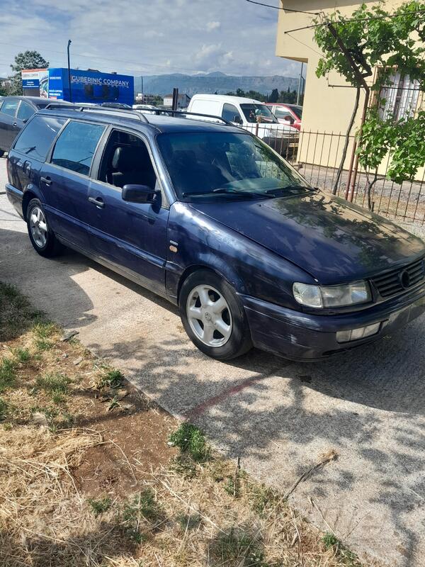 Volkswagen - Passat - 1.8i