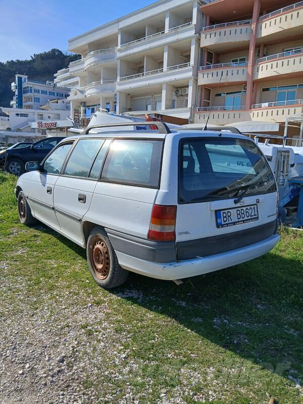 Opel - Astra - 1.6i