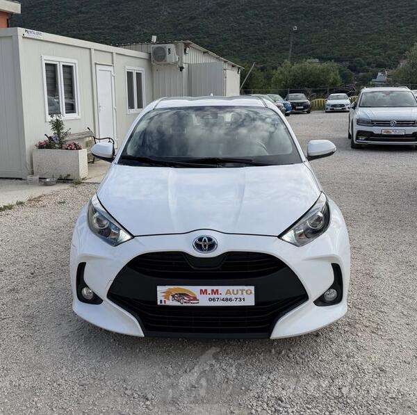 Toyota - Yaris - 1.5HYBRID AUTOMATIK