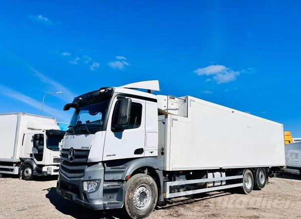 Mercedes Benz - ANTOS 2545 kkamion hladnjača + rampa / LTK516
