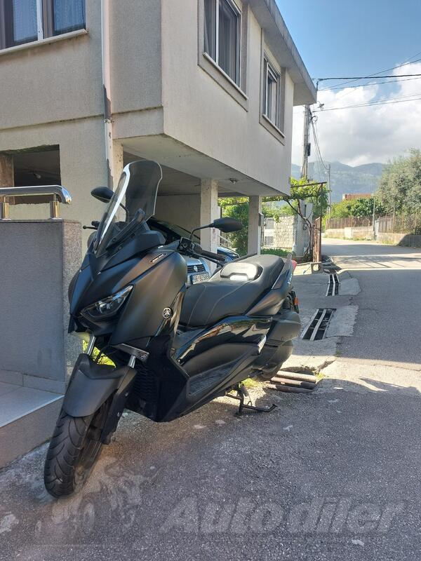Yamaha - X max