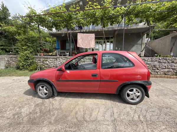 Opel - Corsa - 1.0