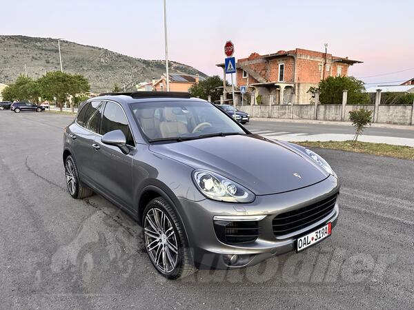 Porsche - Cayenne - 3.0 dizel 2015 godiste , ocarinjen na ime kupca