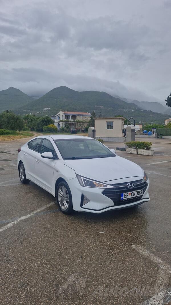 Hyundai - Elantra - 1.6